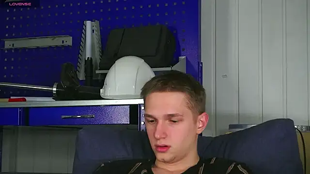 Snapshot of dustyn_fox chatting on 11, 2, 2026 dustyn fox online show from 11, 2, 2026