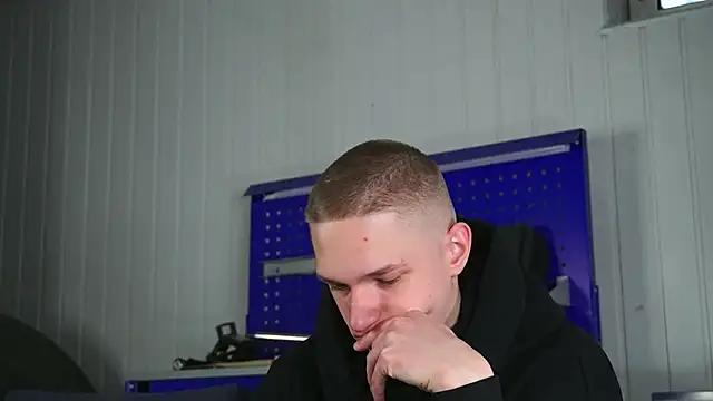 Snapshot of dustyn_fox chatting on 1, 3, 2026 dustyn fox online show from 1, 3, 2026