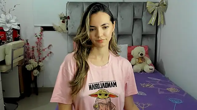 Snapshot of baby-miah chatting on 21, 11, 2025 baby-miah online show from 21, 11, 2025