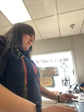 Snapshot of ThicBunz chatting on 26, 2, 2025 ThicBunz online show from 26, 2, 2025