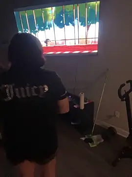 Snapshot of ThicBunz chatting on 6, 3, 2025 ThicBunz online show from 6, 3, 2025