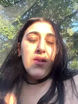 Snapshot of ThicBunz chatting on 20, 9, 2025 ThicBunz online show from 20, 9, 2025