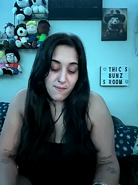 Snapshot of ThicBunz chatting on 30, 9, 2025 ThicBunz online show from 30, 9, 2025