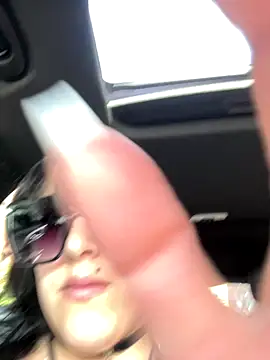 Snapshot of ThicBunz chatting on 19, 10, 2025 ThicBunz online show from 19, 10, 2025