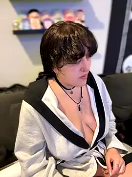 Snapshot of ThicBunz chatting on 26, 10, 2025 ThicBunz online show from 26, 10, 2025