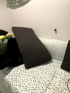 Snapshot of ThicBunz chatting on 28, 10, 2025 ThicBunz online show from 28, 10, 2025