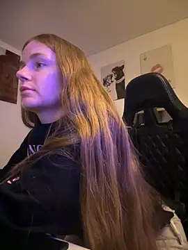 Piinkpandora online show from 4, 12, 2025