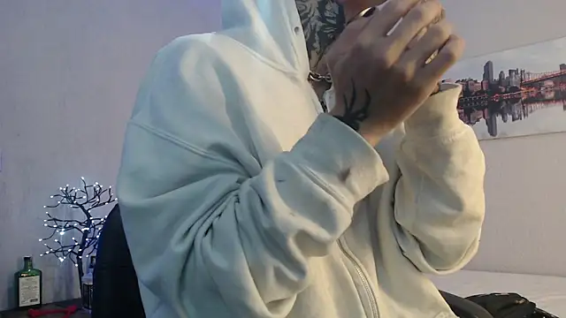 Snapshot of Andy_bapho chatting on 28, 12, 2024 Andy bapho online show from 28, 12, 2024