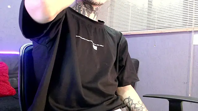 Snapshot of Andy_bapho chatting on 27, 9, 2025 Andy bapho online show from 27, 9, 2025