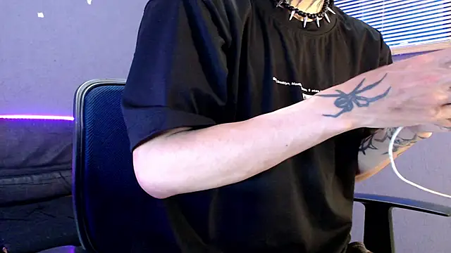 Snapshot of Andy_bapho chatting on 11, 10, 2025 Andy bapho online show from 11, 10, 2025