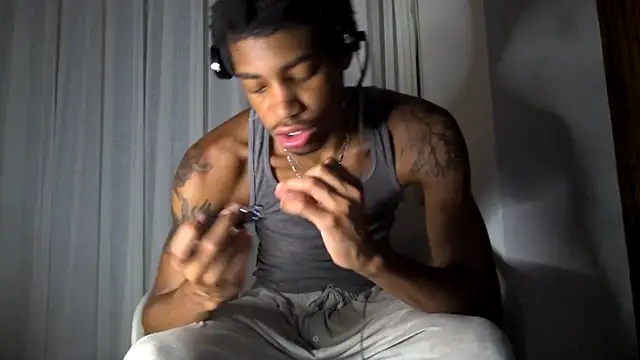 Snapshot of Skinnyblackman chatting on 10, 9, 2025 Skinnyblackman online show from 10, 9, 2025