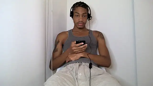 Snapshot of Skinnyblackman chatting on 2, 10, 2025 Skinnyblackman online show from 2, 10, 2025