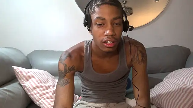 Snapshot of Skinnyblackman chatting on 5, 10, 2025 Skinnyblackman online show from 5, 10, 2025