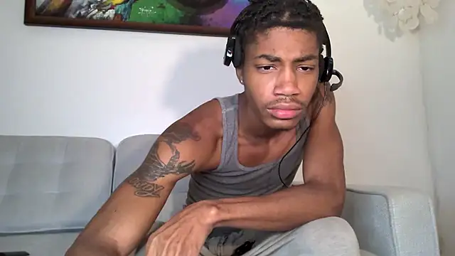 Snapshot of Skinnyblackman chatting on 21, 10, 2025 Skinnyblackman online show from 21, 10, 2025