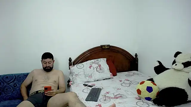 ambar jacksonn online show from 13, 4, 2026