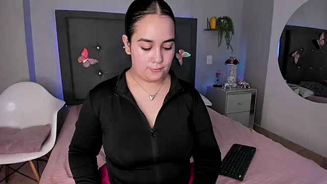 Snapshot of emma_lye chatting on 6, 7, 2026 emma lye online show from 6, 7, 2026