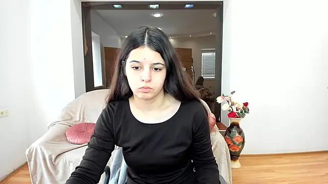 Snapshot of Molly_Owens chatting on 18, 10, 2025 Molly Owens online show from 18, 10, 2025