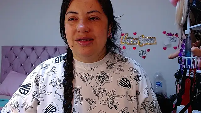 lanaqueen699 online show from 6, 4, 2026