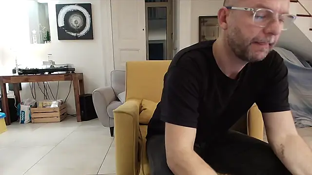 Snapshot of lullina1 chatting on 2, 12, 2025 lullina1 online show from 2, 12, 2025