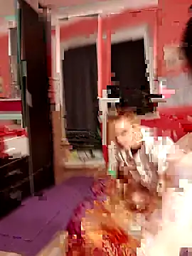 Moon Lollie  online show from 13, 9, 2025