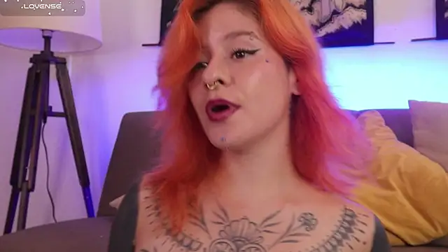 Snapshot of Daarlene chatting on 24, 9, 2025 Daarlene online show from 24, 9, 2025