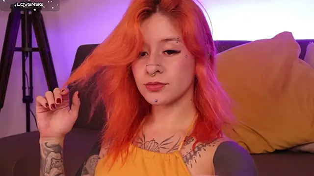 Snapshot of Daarlene chatting on 3, 11, 2025 Daarlene online show from 3, 11, 2025