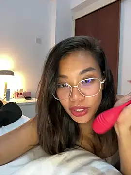 Snapshot of NaughtyMe chatting on 5, 1, 2025 NaughtyMe online show from 5, 1, 2025