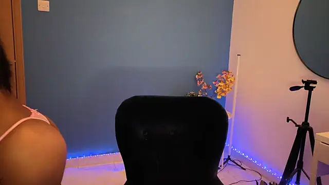 Snapshot of NaughtyMe chatting on 7, 10, 2025 NaughtyMe online show from 7, 10, 2025