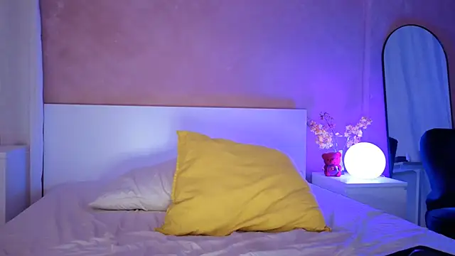 Snapshot of NaughtyMe chatting on 19, 12, 2025 NaughtyMe online show from 19, 12, 2025