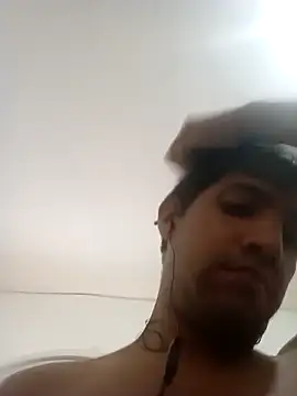 Snapshot of LiosArmando420 chatting on 15, 11, 2025 LiosArmando420 online show from 15, 11, 2025