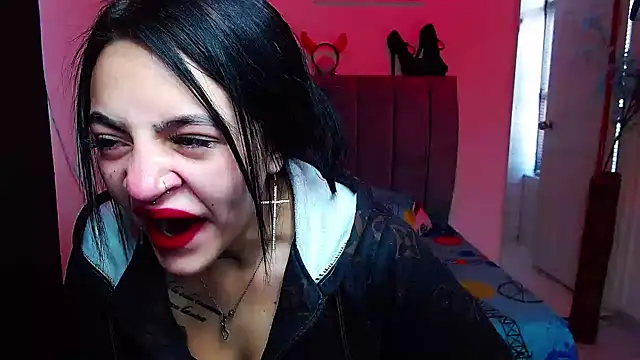 Violettasquirt online show from 9, 10, 2025