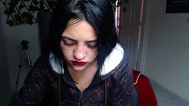 Snapshot of Violettasquirt chatting on 30, 5, 2026 Violettasquirt online show from 30, 5, 2026