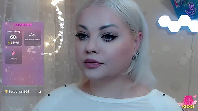 Snapshot of JewellKiss7 chatting on 4, 12, 2025 JewellKiss7 online show from 4, 12, 2025