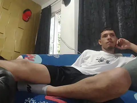 Snapshot of latinboydig chatting on 30, 12, 2024 latinboydig online show from 30, 12, 2024