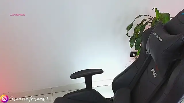 Mariafer05 online show from 6, 3, 2025