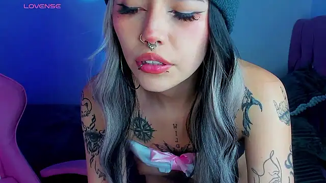 adri tom44 online show from 2, 12, 2024