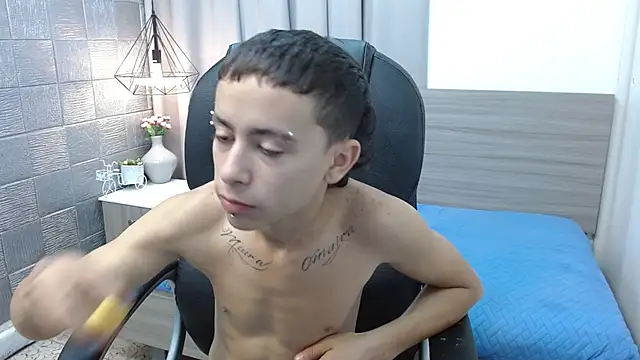 Xavii18 online show from 4, 12, 2024