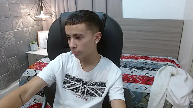 Xavii18 online show from 13, 2, 2025