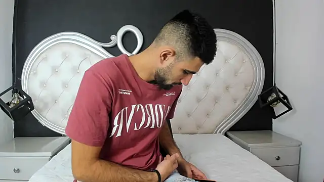 Ethan  Walker online show from 25, 2, 2025