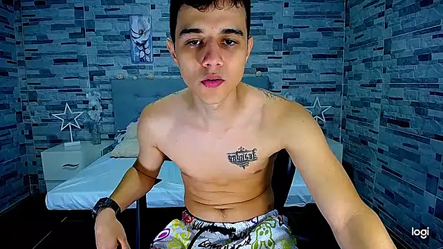 Snapshot of ADAM_HOT chatting on 11, 9, 2025 ADAM HOT online show from 11, 9, 2025