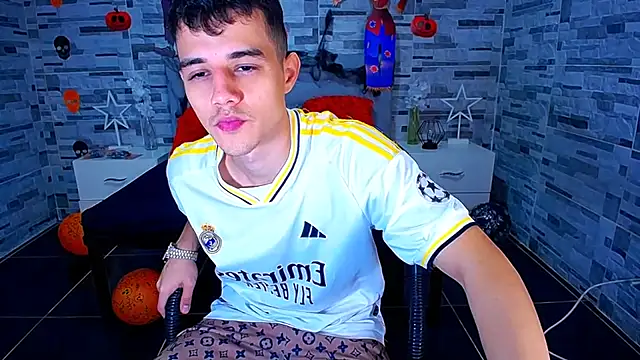 Snapshot of ADAM_HOT chatting on 16, 10, 2025 ADAM HOT online show from 16, 10, 2025