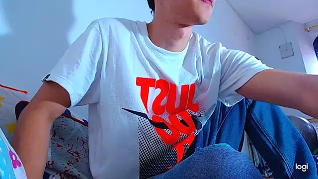 Snapshot of ADAM_HOT chatting on 15, 11, 2025 ADAM HOT online show from 15, 11, 2025