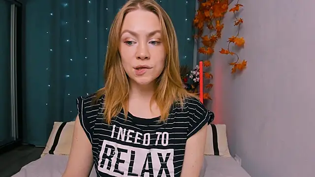 InsatiableFoxX online show from 17, 10, 2025