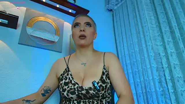 Snapshot of Camila_Chainn chatting on 10, 9, 2025 Camila Chainn online show from 10, 9, 2025