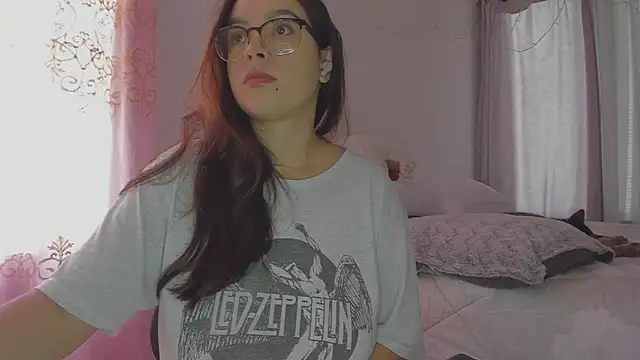 Snapshot of HARLEYNAPIER chatting on 4, 2, 2026 HARLEYNAPIER online show from 4, 2, 2026