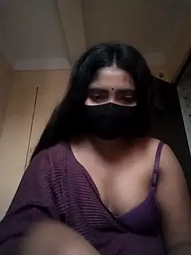 Snapshot of Lina-Rose chatting on 11, 10, 2025 Lina-Rose online show from 11, 10, 2025
