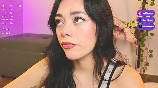 Snapshot of Soffimoon_ chatting on 2, 10, 2025 Soffimoon  online show from 2, 10, 2025