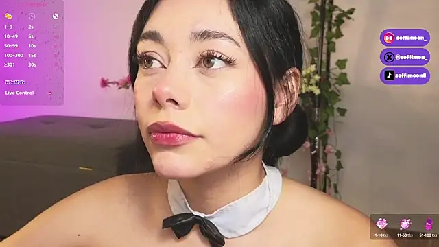 Snapshot of Soffimoon_ chatting on 10, 10, 2025 Soffimoon  online show from 10, 10, 2025