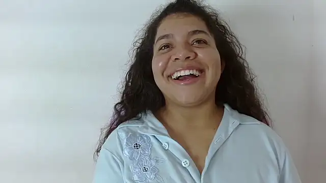 yulissa18 online show from 22, 1, 2025