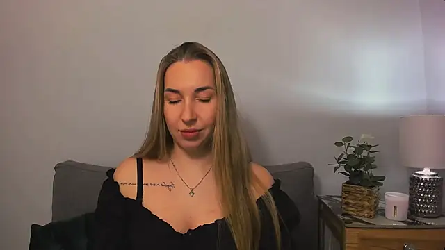 Snapshot of AriaDesire chatting on 30, 1, 2025 AriaDesire online show from 30, 1, 2025